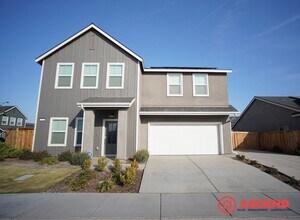 Building Photo - Stunning 5BD/4BA Home in Gossamer Grove — Solar, Modern Finishes, Nearly 3,000 Sq Ft & Pets Welcome!
