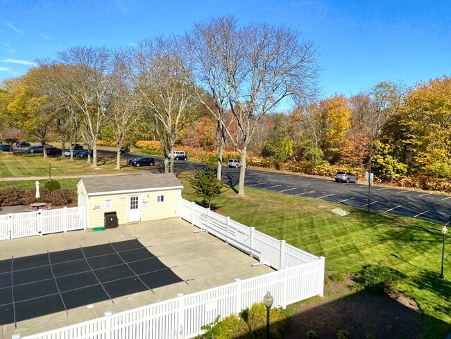 Building Photo - 573 Broad St