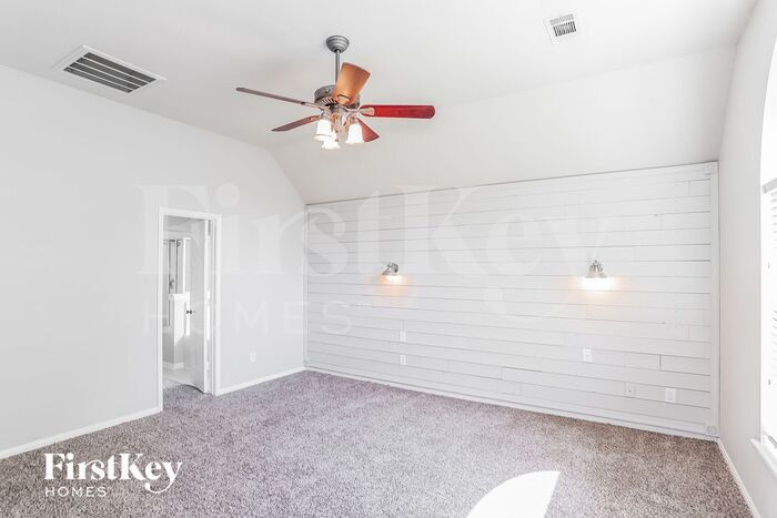 Building Photo - 14918 Spring Walk Ln