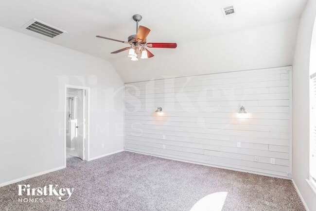 Building Photo - 14918 Spring Walk Ln