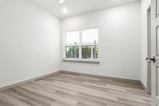 Building Photo - 3141 Waits Ave