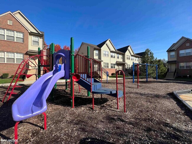Building Photo - 45626 Stadler St