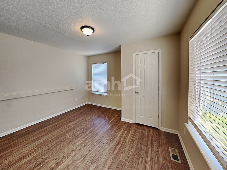 Building Photo - 20000 Mitchell Pl