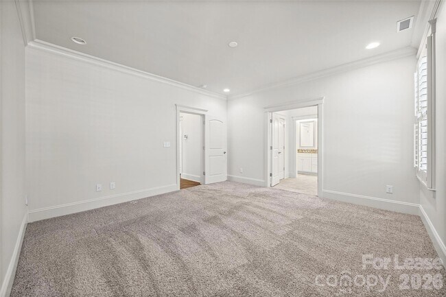 Building Photo - 706 Kingsley Way