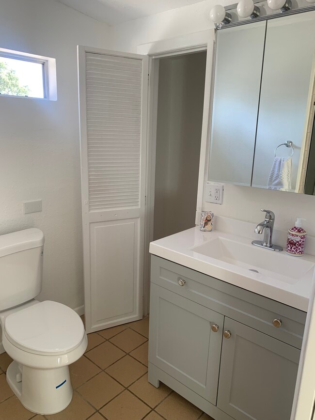 Building Photo - 9080 Santa Lucia Rd