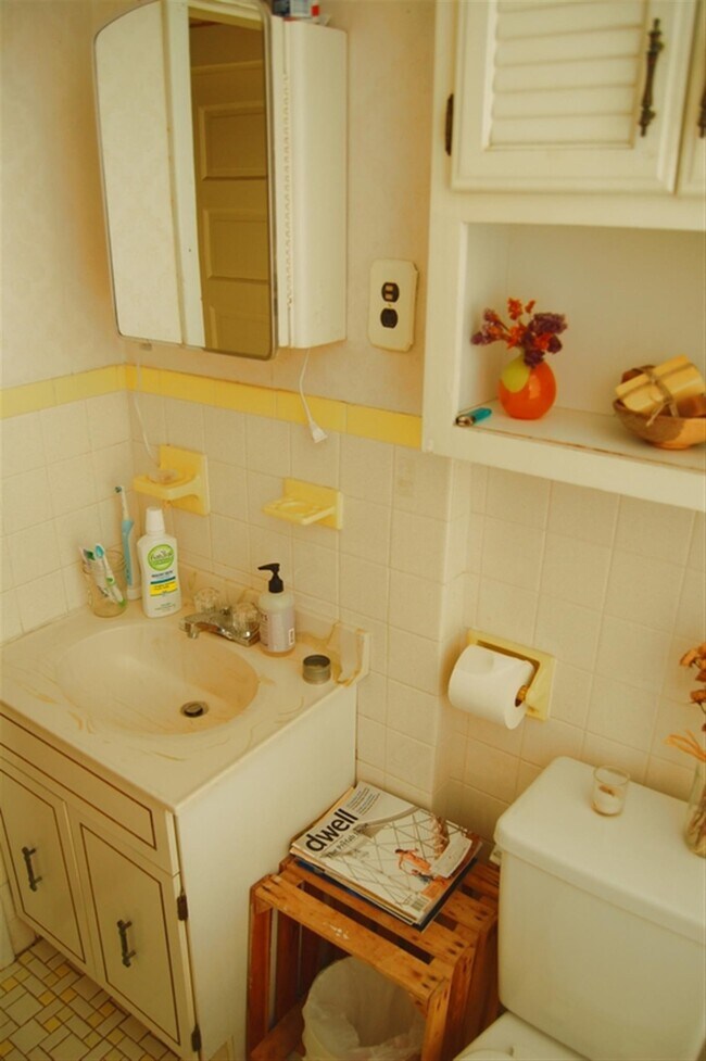 Building Photo - 55 Victoria St