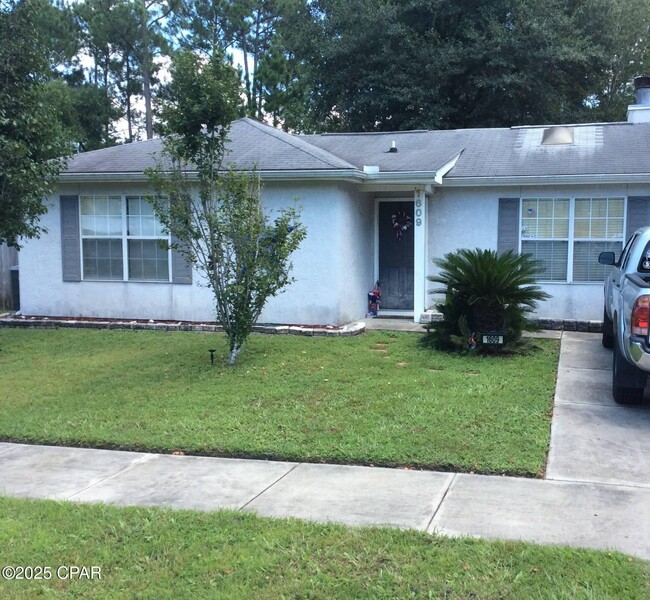 Primary Photo - 1609 Louisiana Ave