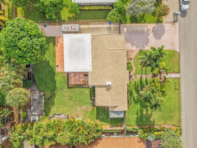 Building Photo - 724 NE 2nd St