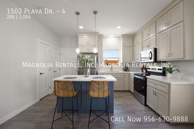 Building Photo - 1502 Playa Dr