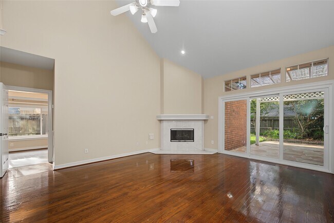 Building Photo - 14135 Swallowfield Dr