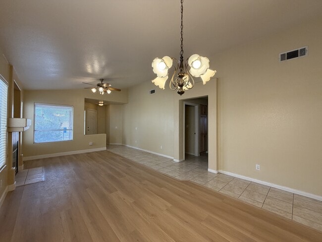 Building Photo - 3317 Moon River St