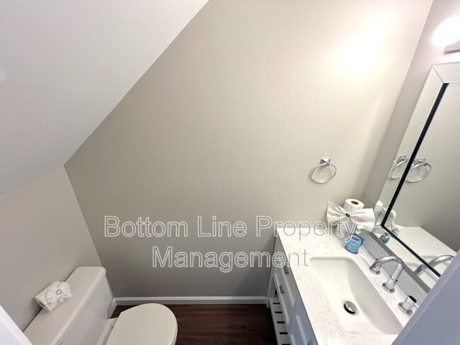 Building Photo - 3279 Mannington Dr