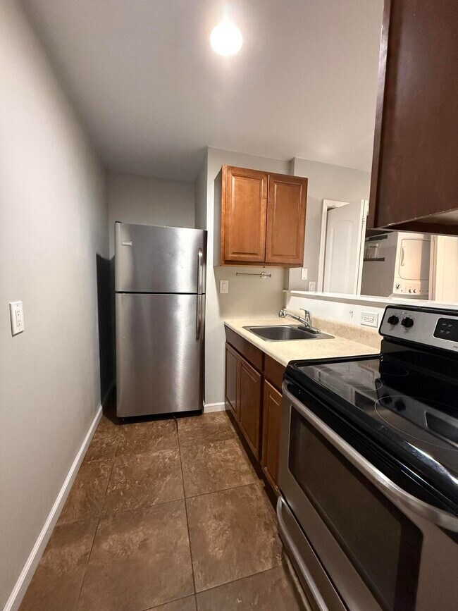 Building Photo - 403 Marshall Ct