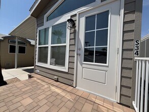 Building Photo - 303 N Lindsay Rd