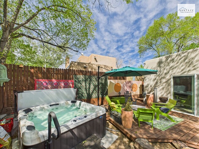 Building Photo - Beautifully Furnished and Equipped Propert...
