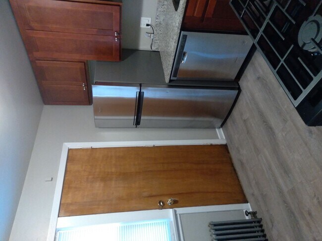 Building Photo - 432 Elmwood Ave