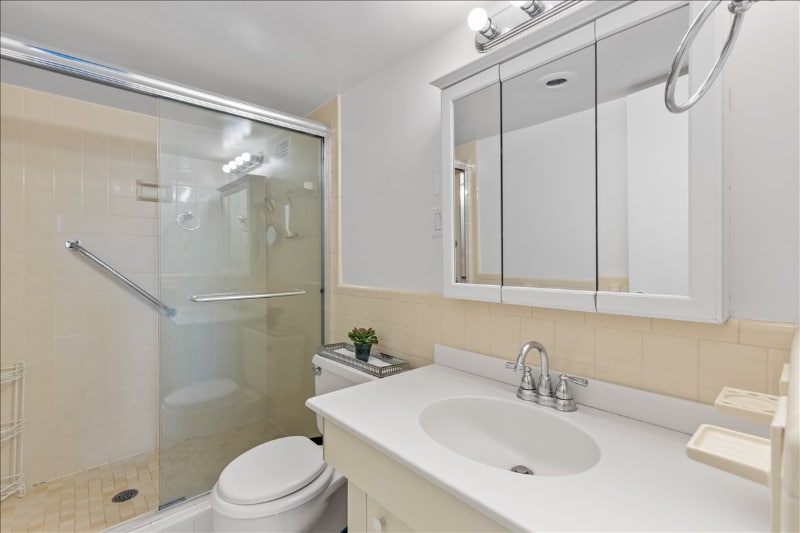 Building Photo - 5101 River Rd