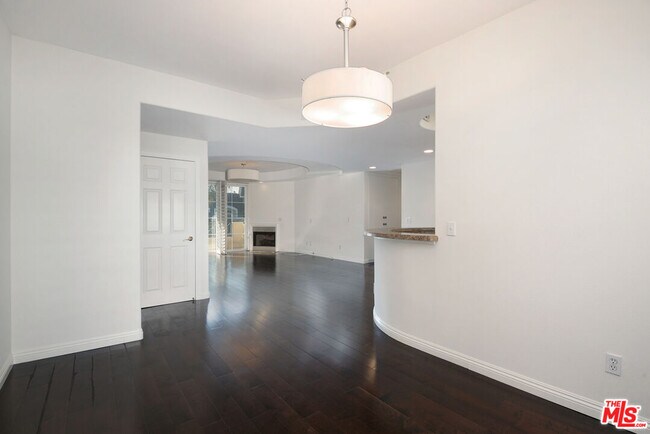 Building Photo - 4400 Cartwright Ave