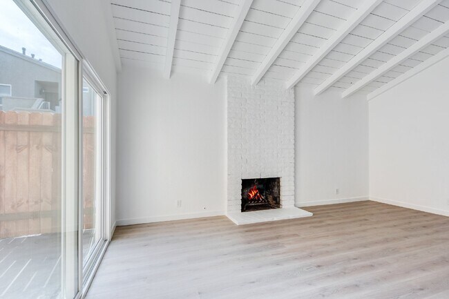 Building Photo - Renovated 3-Bedroom with Private Courtyard – Move-In Ready!