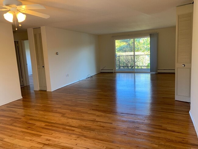 Interior Photo - Lakeview Apartments