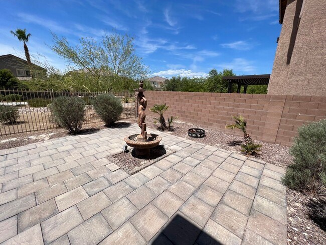Building Photo - ALIANTE MASTER PLAN COMM/ GATED *5 BEDROOM...