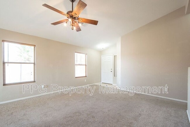 Building Photo - 14028 N 150th Ln