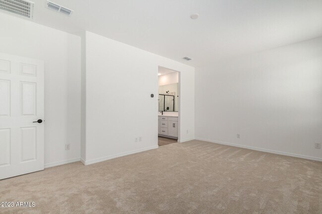 Building Photo - 17318 W Surrey Dr