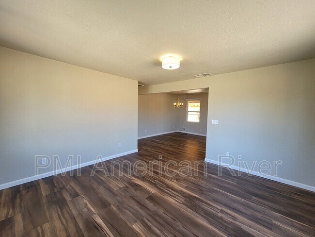 Building Photo - 2212 Paul Ave