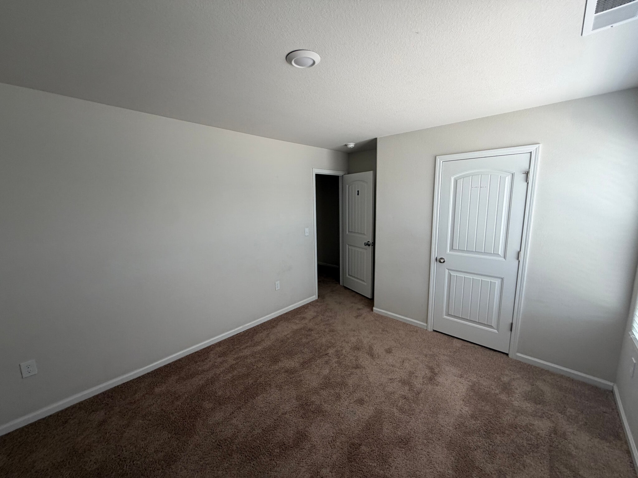 Building Photo - Room in House on Creedmore Hills Dr