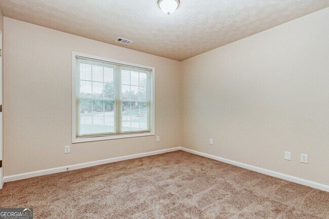 Building Photo - 35 Spring Valley Keep