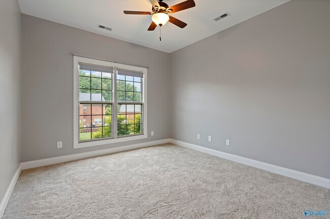 Building Photo - 293 Big Oak Ln