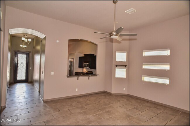 Building Photo - 14373 High Rock Dr