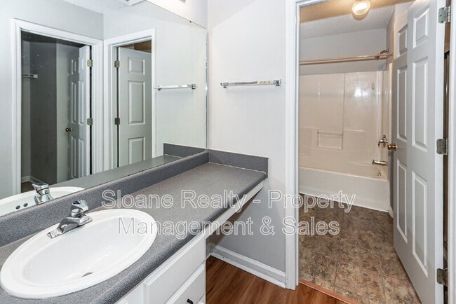 Building Photo - 1343 Pinnacle Ln