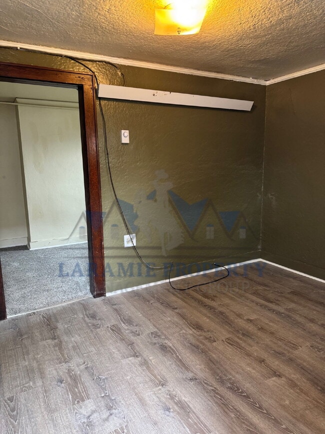 Building Photo - 1 Bed 1 Bath Apartment