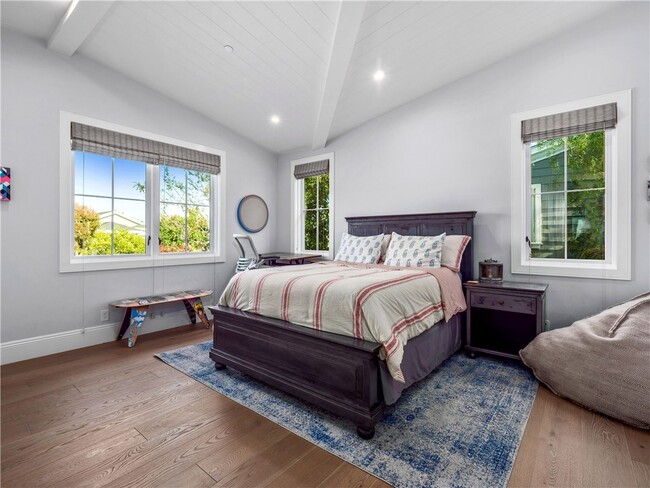 Building Photo - 3403 Laurel Ave