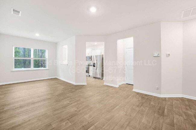 Building Photo - 9128 Lowfalls Ln