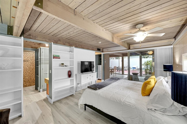 Building Photo - 234 Pine Ave