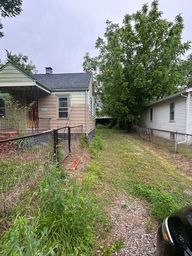 Building Photo - 17 Cahokia St