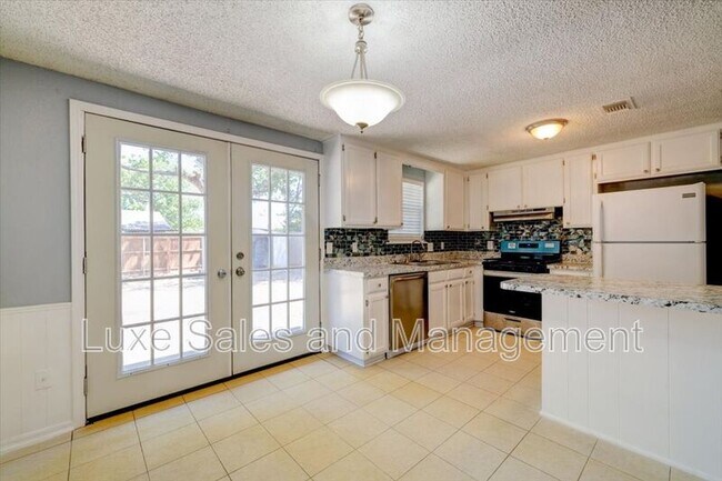 Building Photo - 8506 S Drexel Pl