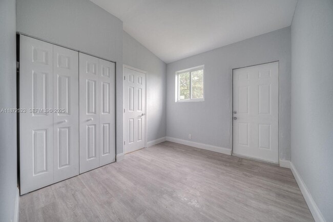 Building Photo - 17725 SW 103rd Ave