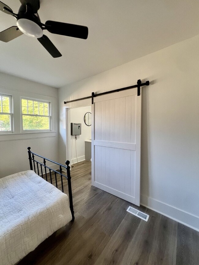 Building Photo - Charming 4-Bedroom Home for Rent/Sale