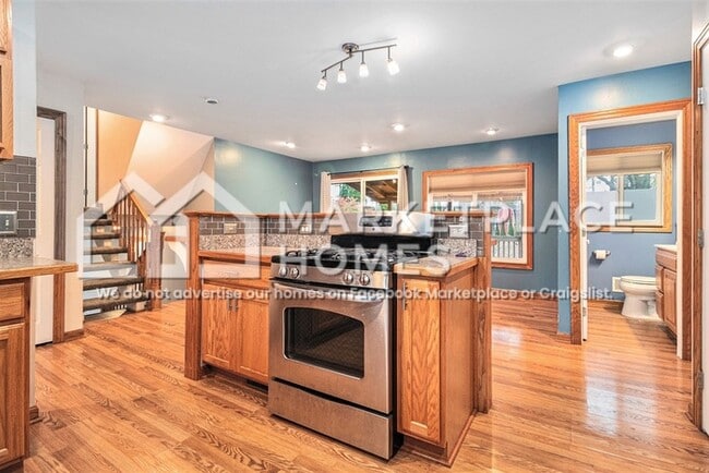 Building Photo - 340 Union Lake Rd