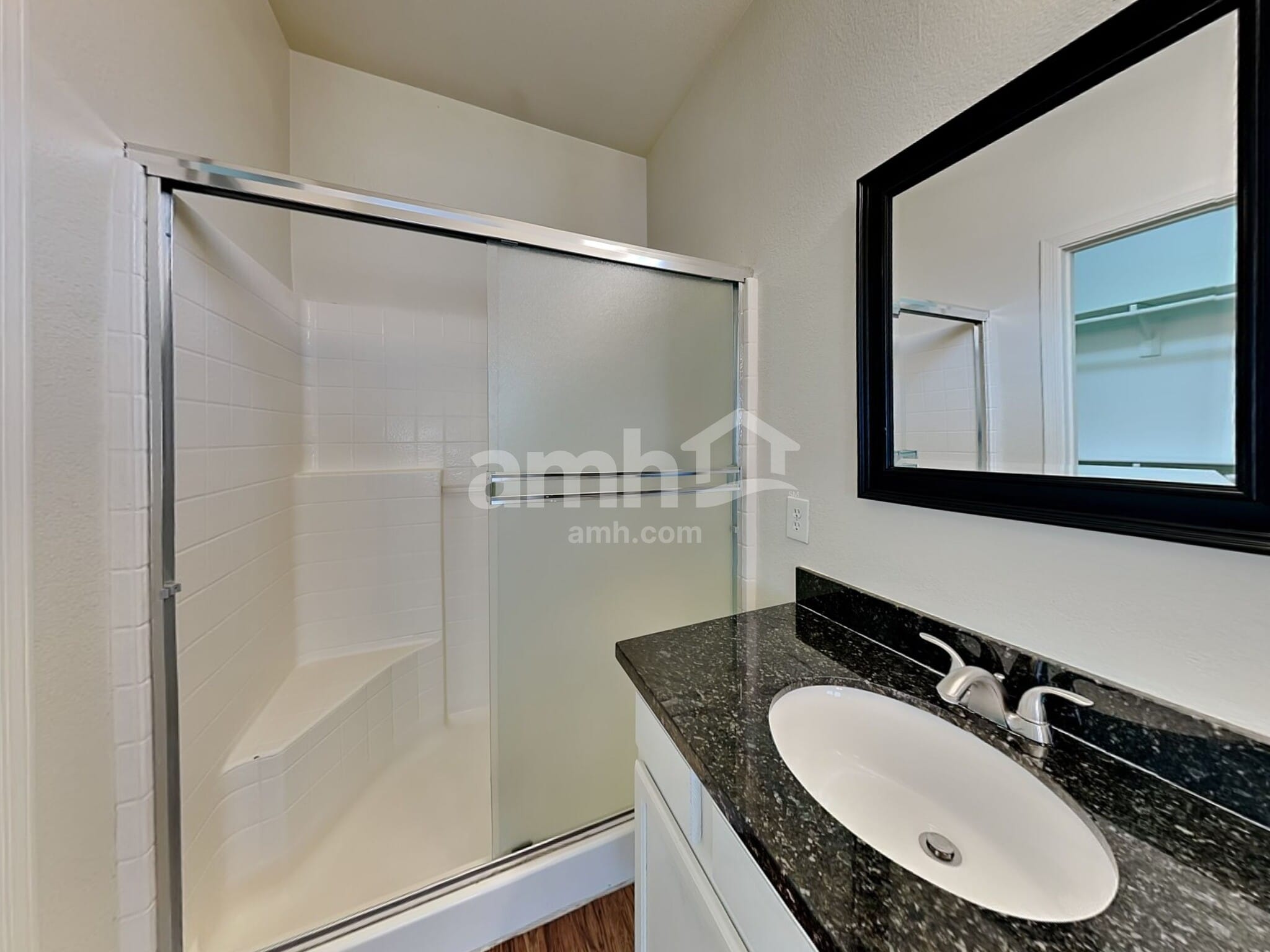 Building Photo - 12930 W Clarendon Ave