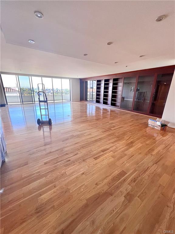 Building Photo - 10660 Wilshire Blvd