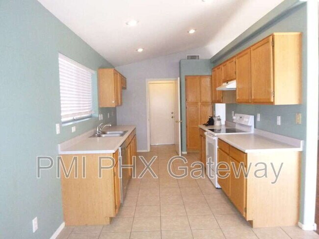 Building Photo - 1331 W Butler Dr