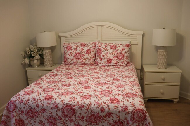 Building Photo - 4384 Daphne Ln