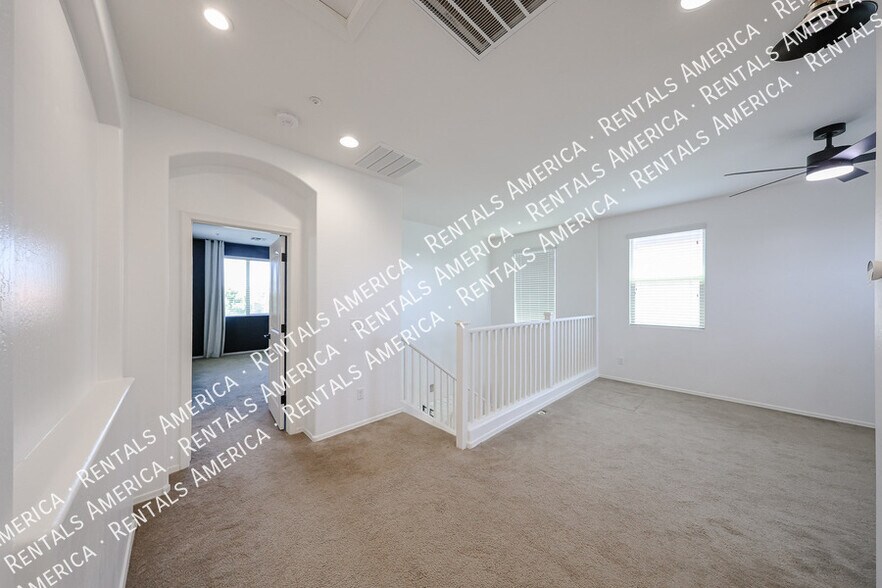 Building Photo - 5193 S Moccasin Trail