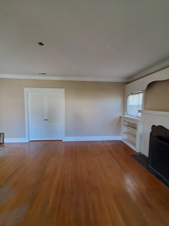 Building Photo - 103 S Ardmore Ave