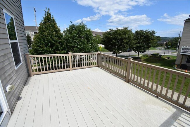 Building Photo - 1 White Rose Lane