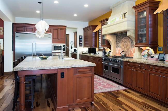 Building Photo - Luxurious Tuscan Villa - 3/3.5 Includes Private Casita in Goleta Bluffs!